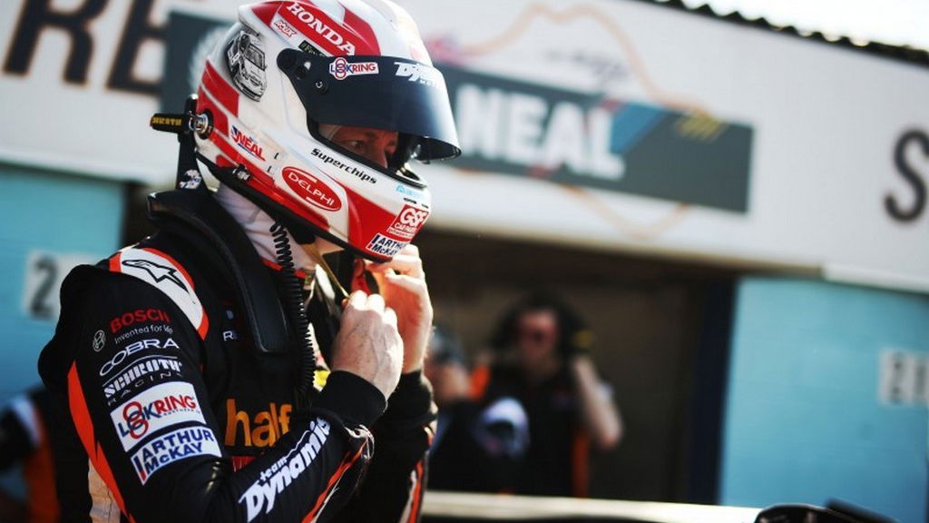 Neal holds off Turkington for race one Thruxton victory
